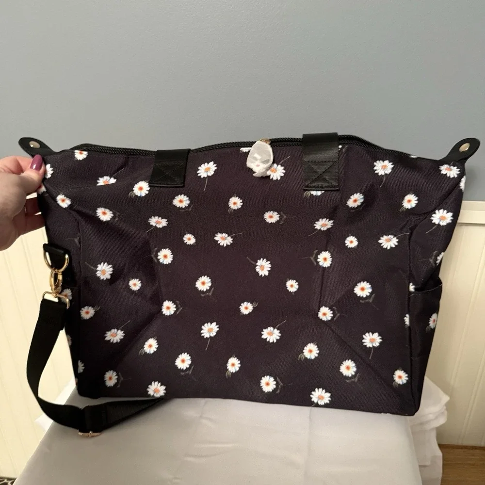 Alice + Olivia Daisy Print Weekend Duffel Overnight Bag By Stacey Bendet Black